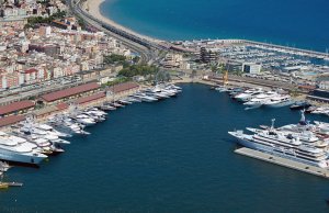 70 x 15 Mètre Poste d'amarrage Port Tarraco - Levente Quay