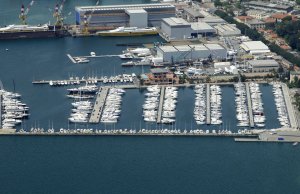 15 x 5 Mètre Poste d'amarrage Porto Lottie, La Spezia Port de Plaisance