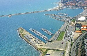 50 x 10 Mètre Poste d'amarrage Porto di Imperia Port de Plaisance