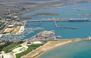 20 x 5.25 Mètre Poste d'amarrage Sant Carles Port de Plaisance A Louer