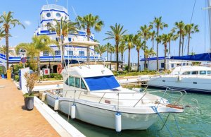 12 x 4 Mètre Poste d'amarrage Estepona Port de Plaisance