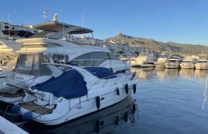 18 x 4.8 Mètre Poste d'amarrage Puerto Banus A Vendre (with Parking Space included)