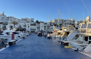 18 x 4.8 Mètre Poste d'amarrage Puerto Banus A Vendre (with Parking Space included)