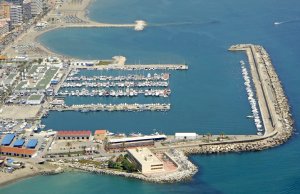 15 x 4.5 Mètre Poste d'amarrage Fuengirola Port de Plaisance