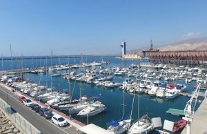 8 x 3 Mètre Poste d'amarrage Club de Mar Almeria Port de Plaisance A Vendre