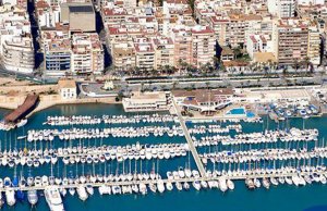 18 x 5.5 Mètre Poste d'amarrage CN Torrevieja Port de Plaisance