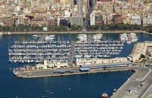 30 x 8.5 Mètre Poste d'amarrage Port de Plaisance Alicante