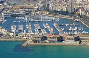 18 x 6.2 Mètre Poste d'amarrage A Vendre Port de Plaisance Alicante