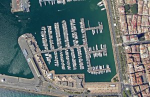 18 x 6.2 Mètre Poste d'amarrage A Vendre Port de Plaisance Alicante