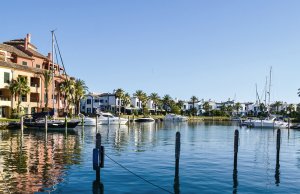 8 x 3 Mètre Poste d'amarrage Sotogrande Port de Plaisance A Louer