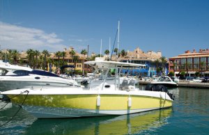 10 x 4 Mètre Poste d'amarrage Sotogrande Port de Plaisance A Louer