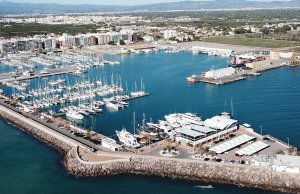 30 x 6 Mètre Poste d'amarrage Burriananova Port de Plaisance A Vendre