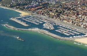 12 x 4.15 Mètre Poste d'amarrage Port Masnou Port de Plaisance