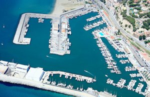 12 x 4 Mètre Poste d'amarrage Arenys de Mar Port de Plaisance