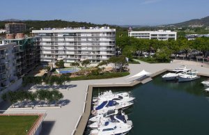 8 x 3 Mètre Poste d'amarrage CN Port D'Aro Port de Plaisance