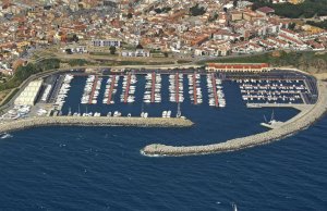 30 x 7 Mètre Poste d'amarrage Palamos Port de Plaisance