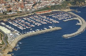 30 x 7 Mètre Poste d'amarrage Palamos Port de Plaisance