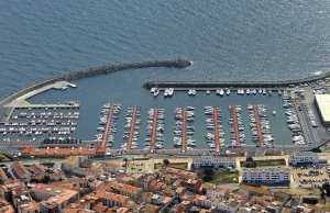 30 x 7 Mètre Poste d'amarrage Palamos Port de Plaisance