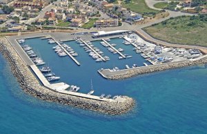 8 x 3 Mètre Poste d'amarrage Sant Pere Port de Plaisance