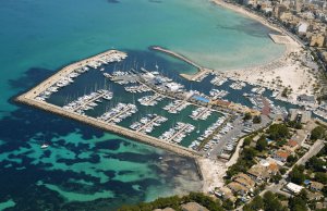 8 x 3 Mètre Poste d'amarrage Arenal Port de Plaisance A Vendre