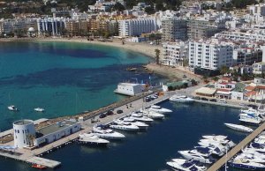 22 x 6.5 Mètre Poste d'amarrage Santa Eulalia Port de Plaisance