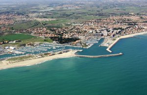 11 x 4.5 Mètre Poste d'amarrage Port de Saint Cyprien A Vendre