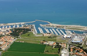 11 x 4.5 Mètre Poste d'amarrage Port de Saint Cyprien A Vendre