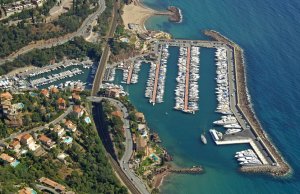 14 x 4.5 Mètre Poste d'amarrage La Napoule Port de Plaisance