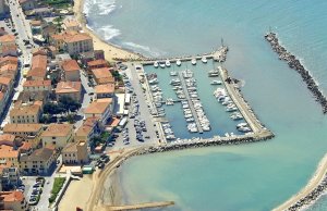 13 x 4.2 Mètre Poste d'amarrage San.Vincenzo LIVORNO Port de Plaisance