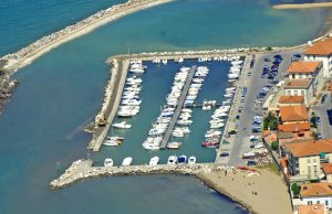 13 x 4.2 Mètre Poste d'amarrage San.Vincenzo LIVORNO Port de Plaisance