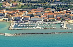 13 x 4.2 Mètre Poste d'amarrage San.Vincenzo LIVORNO Port de Plaisance