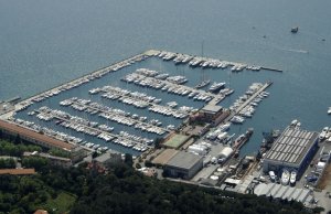 14 x 4.5 Mètre Poste d'amarrage Port Mirabello Port de Plaisance, La Spezia