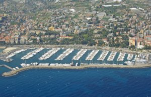 26 x 5.9 Mètre Poste d'amarrage San Remo Portosole Port de Plaisance