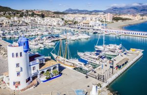 8 x 3.5 Mètre Poste d'amarrage Puerto de la Duquesa A Vendre