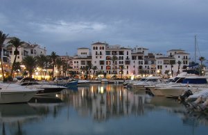 8 x 3.5 Mètre Poste d'amarrage Puerto de la Duquesa A Vendre