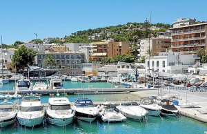 12 x 4.3 Mètre Poste d'amarrage Port de Plaisance Port Calanova A Vendre