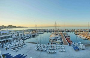 12 x 4.3 Mètre Poste d'amarrage Port de Plaisance Port Calanova A Vendre