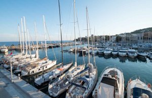 12 x 4.3 Mètre Poste d'amarrage Port de Plaisance Port Calanova A Vendre