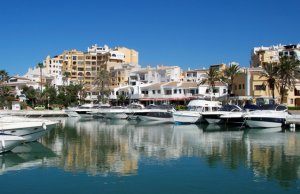 10 x 3 Mètre Poste d'amarrage Cabopino Port de Plaisance A Louer