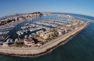 9 x 2.85 Mètre Poste d'amarrage Port de Plaisance de Denia A Vendre