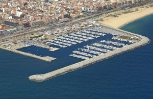 8 x 3 Mètre Poste d'amarrage Port Mataro Port de Plaisance A Vendre