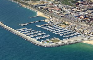 8 x 3 Mètre Poste d'amarrage Port Mataro Port de Plaisance A Vendre