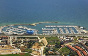 10 x 4 Mètre Poste d'amarrage Port Balis Port de Plaisance A Vendre