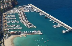 20 x 6 Mètre Poste d'amarrage Port Adriano Port de Plaisance A Vendre