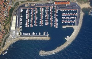 10 x 3.5 Mètre Poste d'amarrage Palamos Port de Plaisance A Vendre