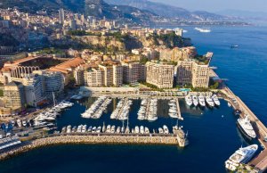 30 x 9 Mètre Poste d'amarrage Cap d'Ail Port de Plaisance A Vendre