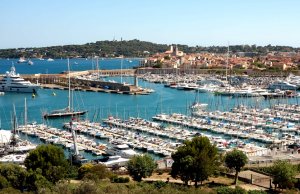 30 x 7 Mètre Poste d'amarrage Port Vauban Port de Plaisance A Louer