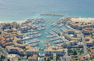 15 x 4.5 Mètre Poste d'amarrage Port De Frejus Port de Plaisance A Vendre