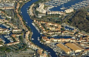 24 x 7 Mètre Poste d'amarrage Port des Marines de Cogolin Port de Plaisance A Vendre