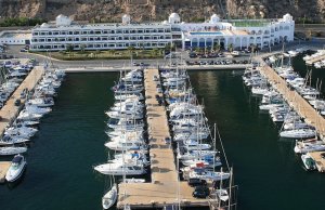 10 x 3.5 Mètre Poste d'amarrage Aguadulce Port de Plaisance A Vendre